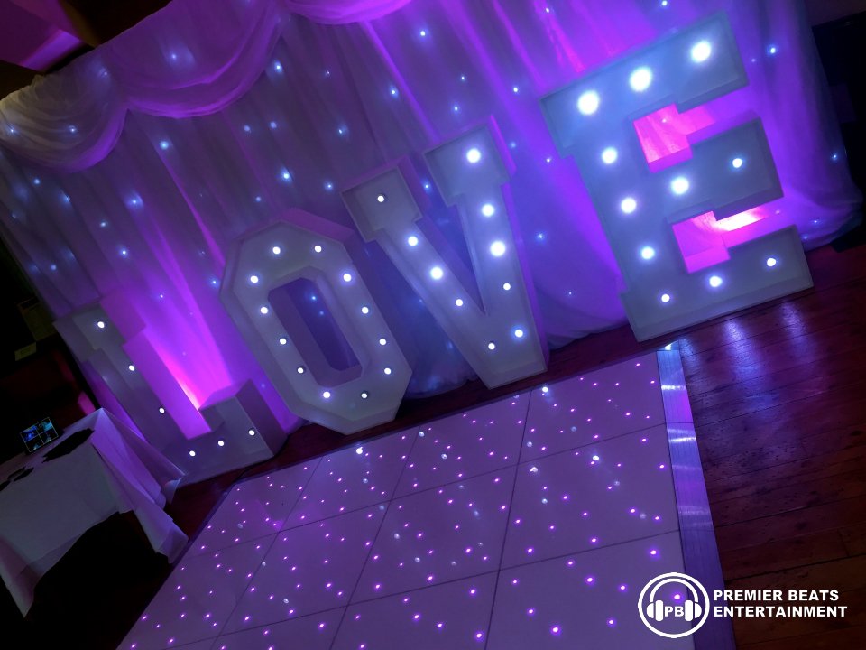 PREMIERBEATSENT's tweet photo. Our latest wedding fayre in dudley https://t.co/TS1qoyLdc3