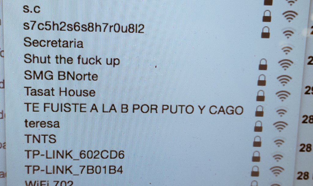 mhazan's tweet image. Siempre me gusta ver los nombres que la gente elige para sus redes WiFi