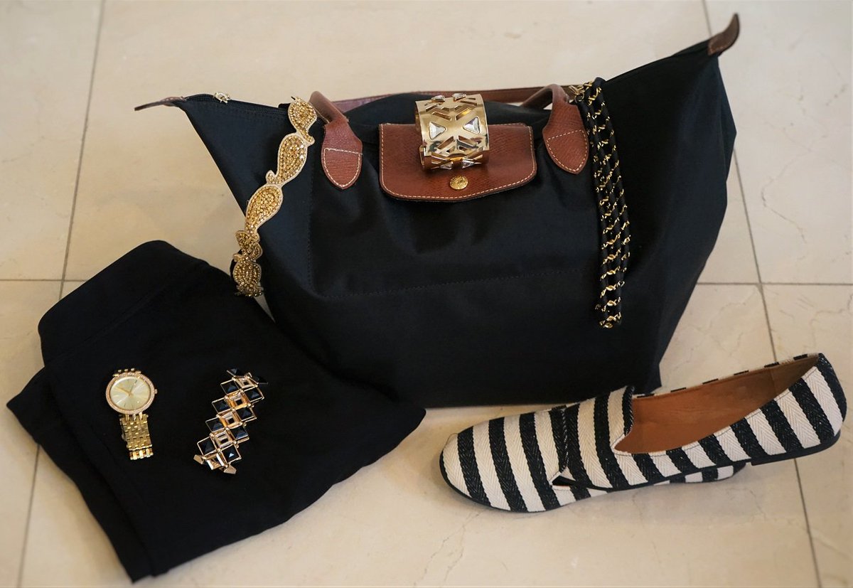 shoplvkiki's tweet photo. How to win the key to her heart? #handbags #shoes and #accessories ☺️👡👜💍 #shoplvkiki #spring2016collection #fashion https://t.co/GqA6zybA67