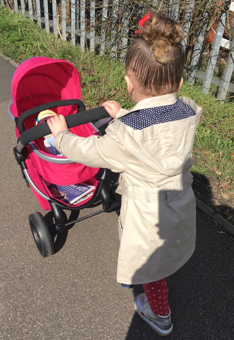Liltrace24's tweet photo. Lovely Walk In The Sunshine With My Baby Girl #HalfMyWorld #MyFlower #MyTygaLilly ππΊβοΈπ§πΌ https://t.co/2UZpUc31ZK