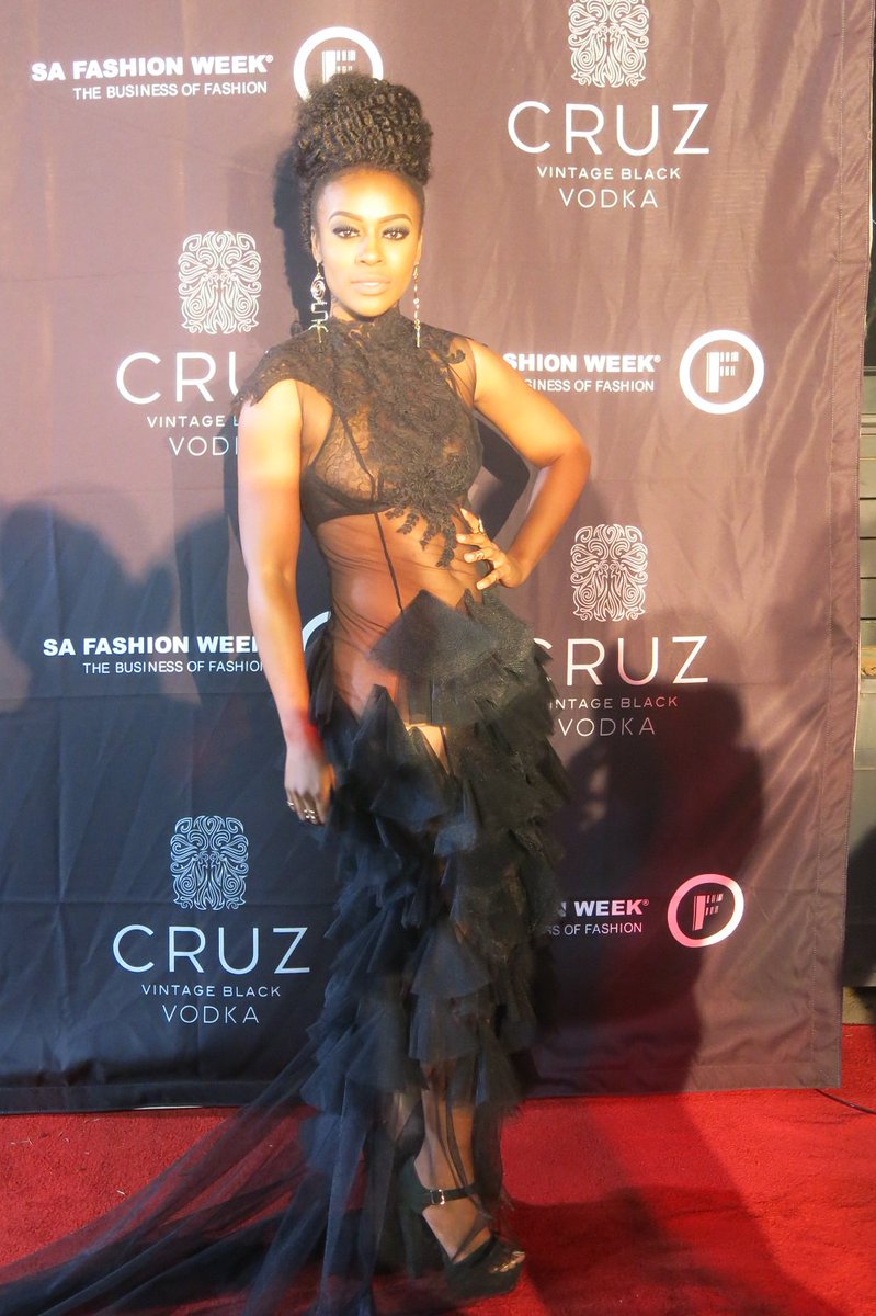 Nomzamo mbatha topless