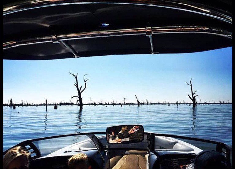CharlieNBrear's tweet photo. Sooo lucky to have this place in my life #Yarra #LakeMulwala https://t.co/CJQ0PVAyyj