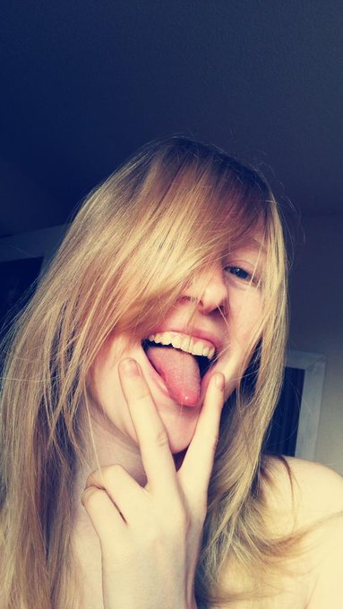 Hey you filthy bunch! Enjoying the sunshine :) https://t.co/qqEONMrOW7<a href="/tag/adultwork"class="tags"><span>#adultwork</span></a>