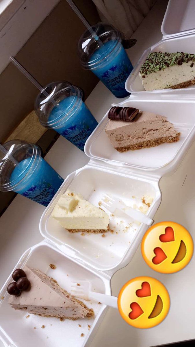 LLauriston's tweet photo. Best cakes ❤️❤️ https://t.co/2WKThfgBkU