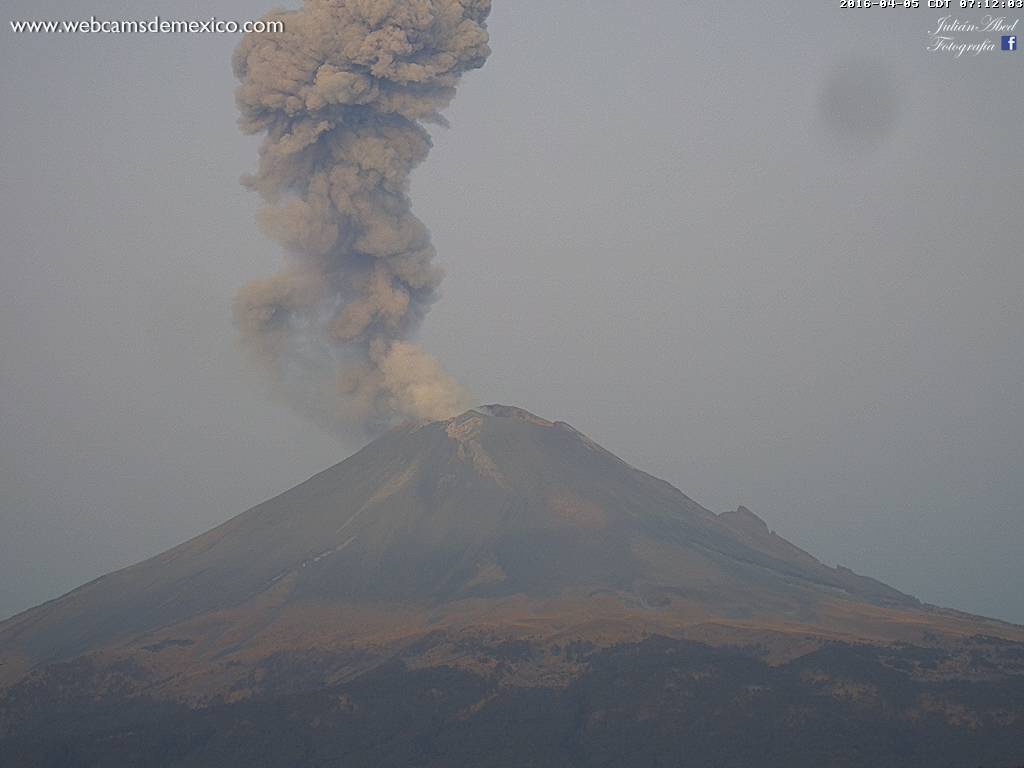 webcamsdemexico's tweet image. Explosión del Volcán #Popocatépetl en este momento. Vista San Nicolás de los Ranchos #Puebla.