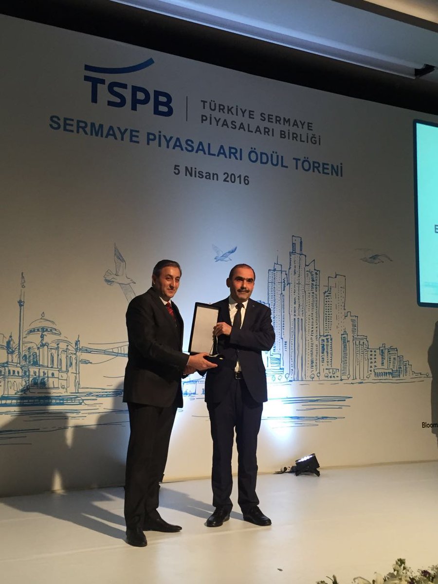 tspborgtr's tweet photo. #TSPB2016 Gayrimenkul Yatırım Ortaklığı 2015 En Yüksek Piyasa Değeri ödülünü @EmlakKonutGYOAS'nin! https://t.co/RphfUh9nWG