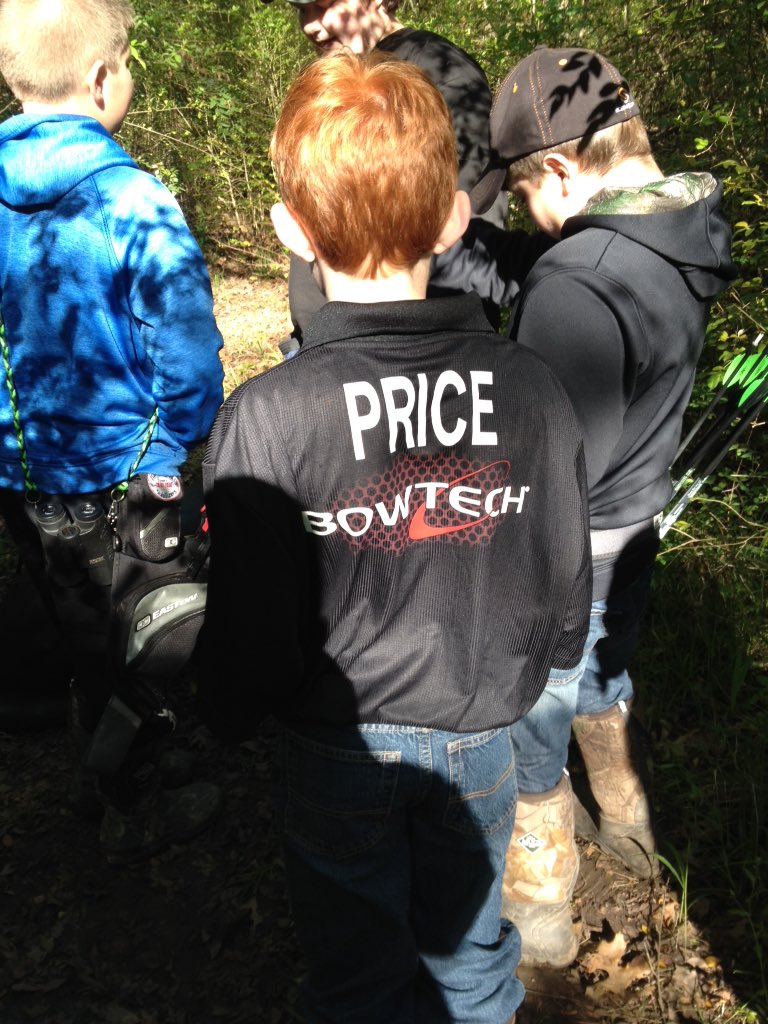 OlinPrice11's tweet photo. Little man ready to smoke some 12s #bowtech https://t.co/YUpqpNjvjH