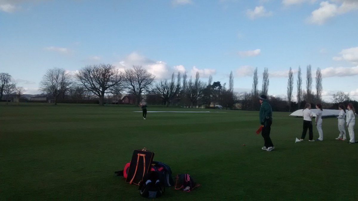 Stubaker683's tweet photo. Day 2 Staffs U'15 girls @DenstoneSport post match optional practice @StaffsCricket @Staffs_Women #dedication https://t.co/HvjfL2V1JE