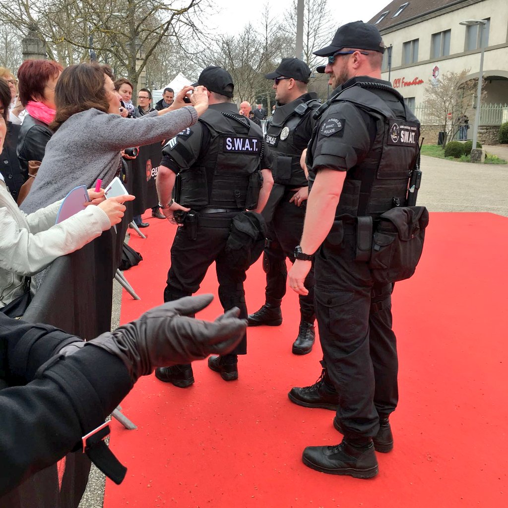 swatcops's tweet photo. The press loved us! #Beaune2016 #papperazzi https://t.co/5Wf9wbCc5A