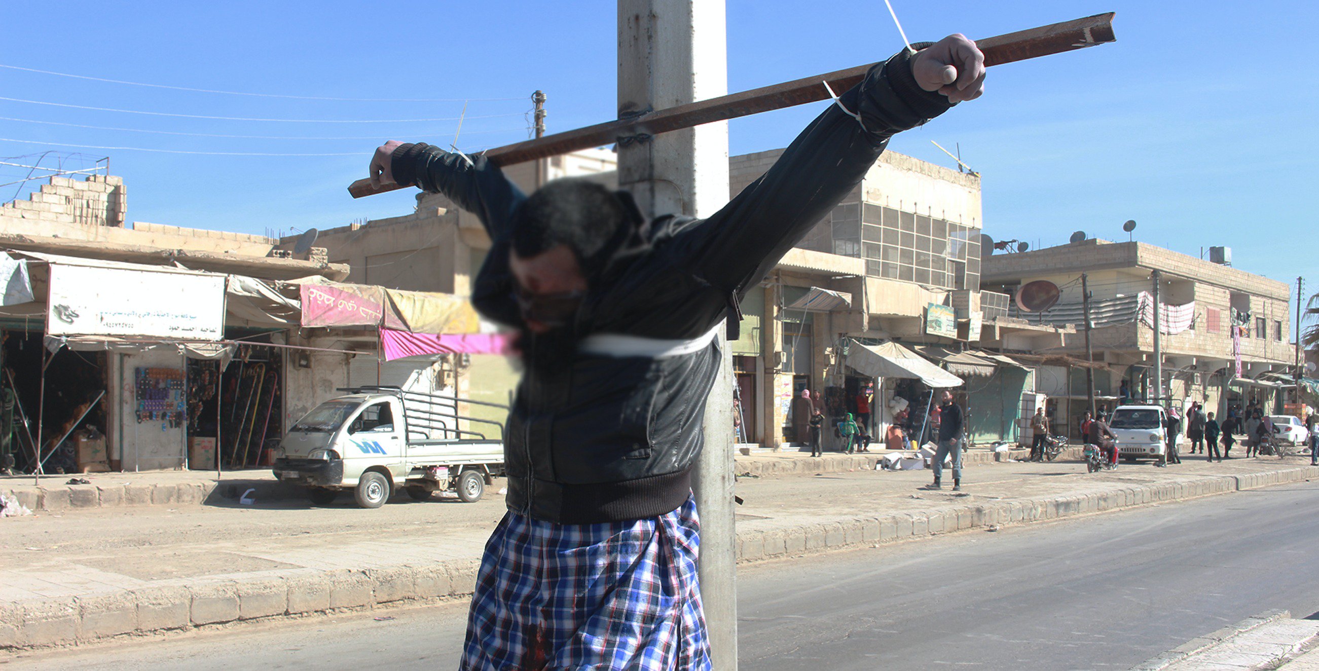 С мачетой. Распятые христиане ИГИЛ. Исламское государство казни.