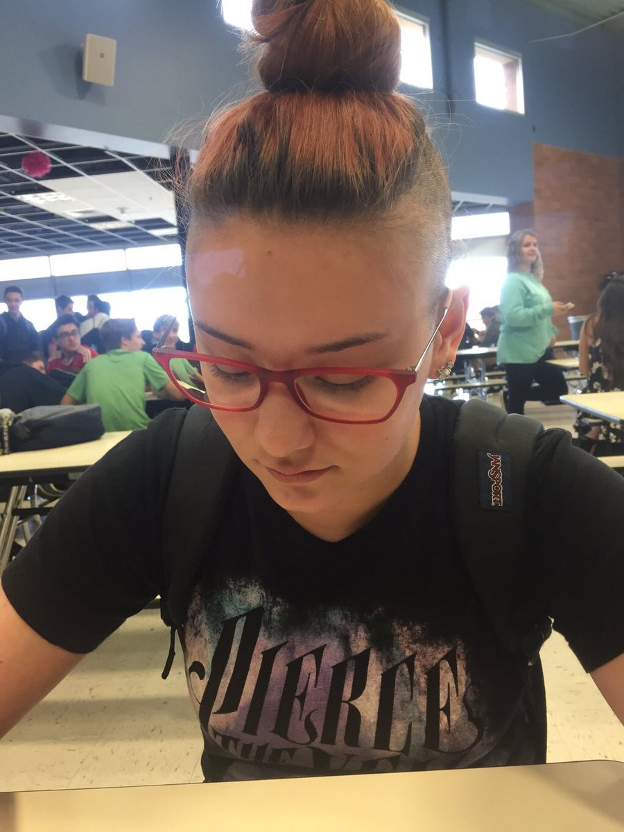 hannxholivia's tweet photo. Just shaved my head for @stbaldrickshrhs @HRHSPage @RBWHRHSAthletic @hrhschronicle I'm so glad I did, it's amazing!! https://t.co/OekP6pip1g