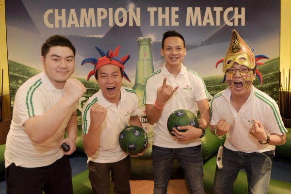 HeinekenID's tweet photo. We're already here at @cafe_icera for the match night. Join us now for #ChampionTheMatch #GreenIcera https://t.co/pL1BdLc7cJ