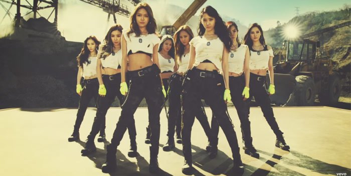 JapalangBlog's tweet photo. Catch Me If You Can Music Video By GIRLS' GENERATION https://t.co/PqTQFL6T2E #catchmeifyoucan #girlsgeneration #kpop https://t.co/Raggcd6sA1