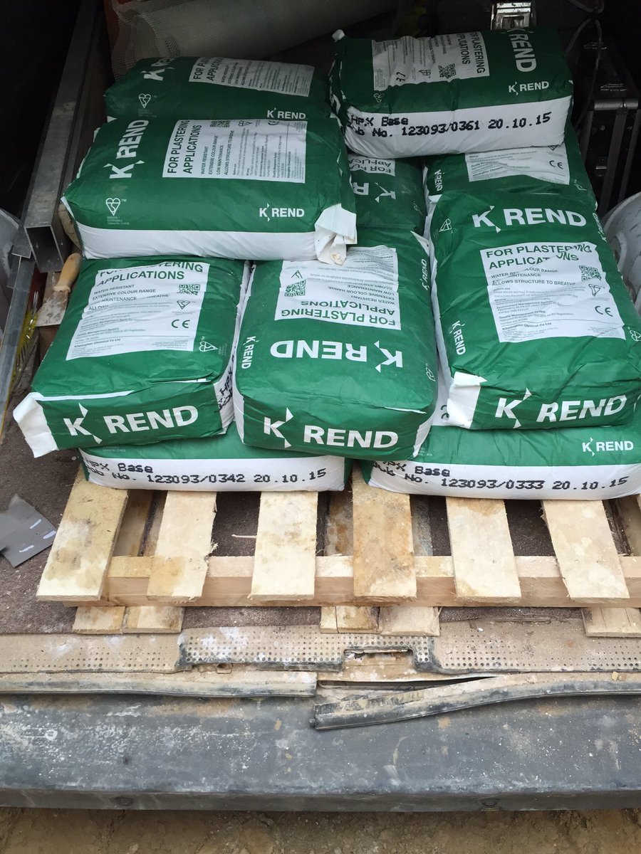 M_hplastering's tweet photo. 30 bags of hpx and 15 ft oatmeal all good dates . Open to offers. East Midlands https://t.co/nrnaEPcxyI