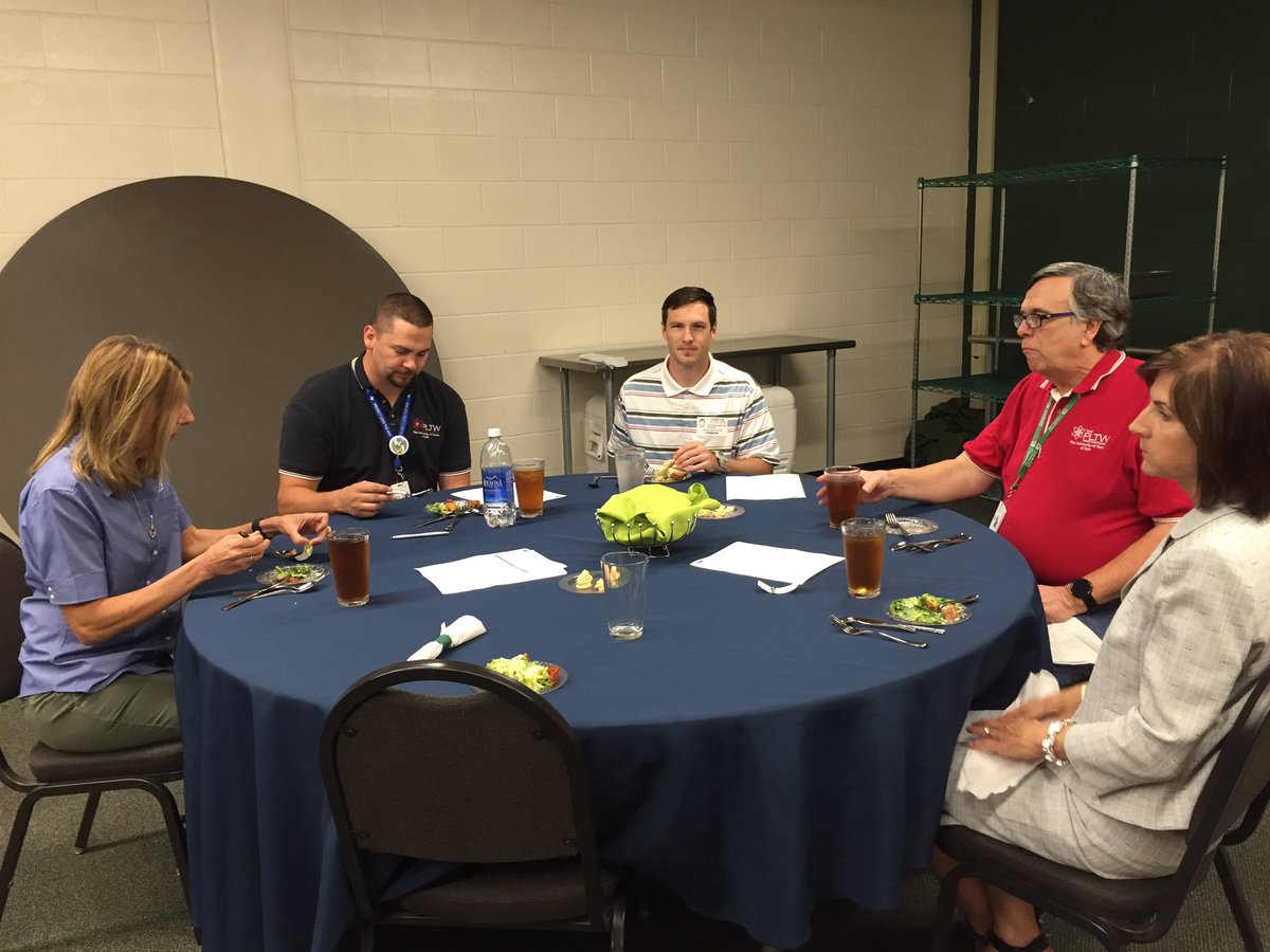 SHSCCC1's tweet photo. PLTW certification committee at lunch @SHSFattys @SHSFutureChefs @cynthiaw1982 #ctespringisd @mo2v8ion https://t.co/tnB8n3N7xP