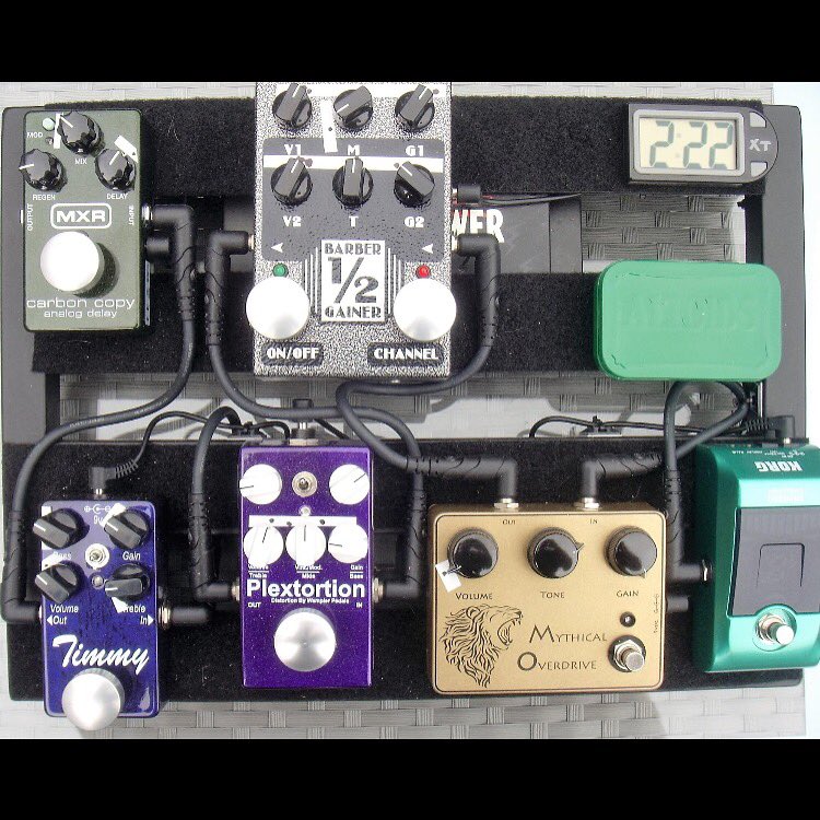 BarefootButtons's tweet photo. Love this setup 
#barefootbuttons #pedaltrain #gearnerds #pedalporn #effectspedal #mxr #plextortion #wampler https://t.co/S7xPNg4z2Q