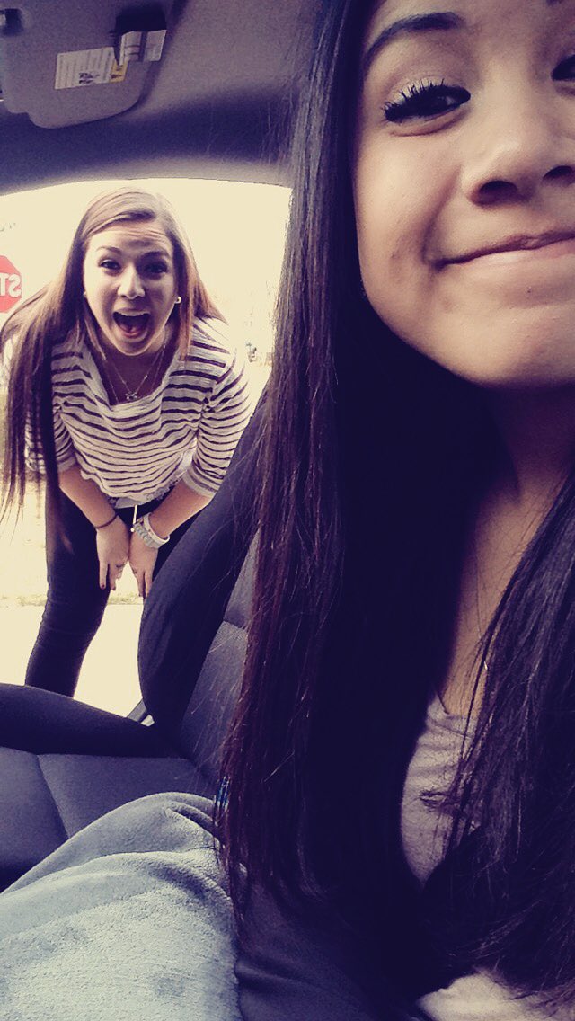 gonzalezem18's tweet photo. Crying because she leaves 2 weeks from today 💔🇨🇱 https://t.co/zMGHxudyg0
