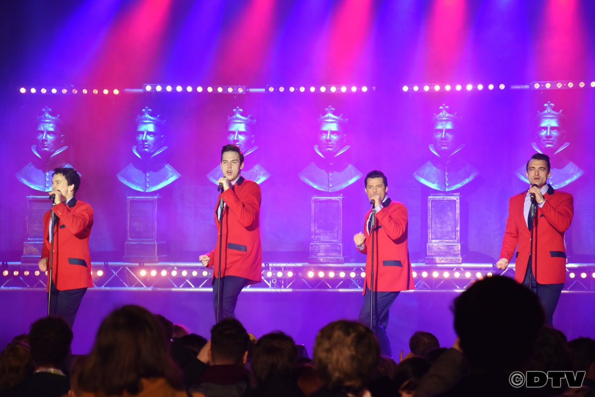 DtvPhotography's tweet photo. Great @OlivierAwards performances from @JerseyBoysUK @PhantomOpera. Just brilliant!!!! https://t.co/ffeGkQZAAR