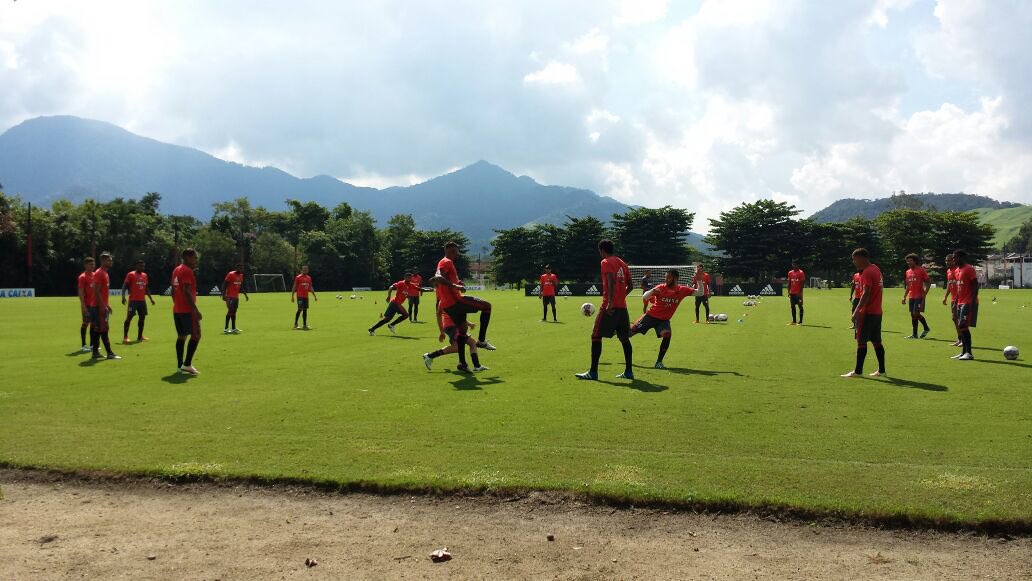 Flamengo's tweet photo. Bom dia, Nação! O Flamengo trabalha no CT de olho no próximo compromisso, contra o Boavista, no sábado. https://t.co/ykzAS1t7li