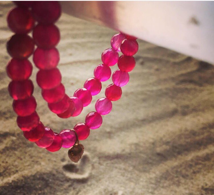 wanderingstore's tweet photo. Loving the beaded stretch bracelet #fuschia #agate #bracelet #healing #crystals available at https://t.co/WB4ARW6Cni https://t.co/nXu6rLVBM6