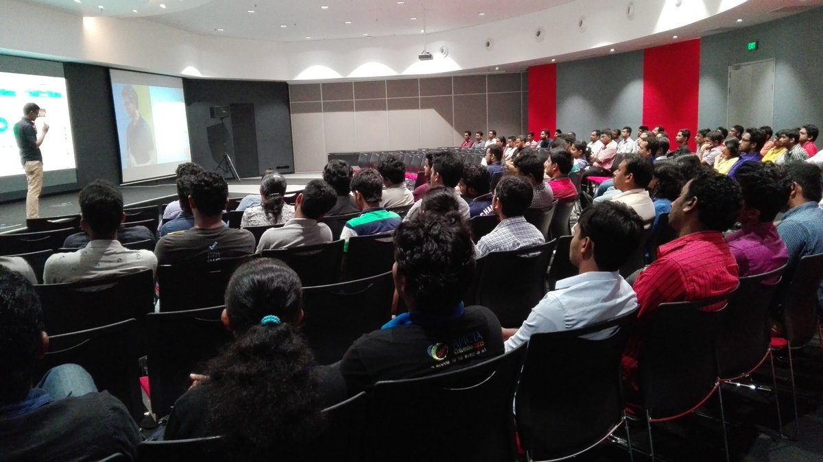 UXColombo tweet media