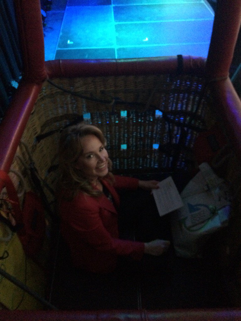 Focus! Dagvoorzitter <a href="/helgavanleur/">Helga van Leur ☀</a> vlak voor de start vanochtend van CleanTech Tomorrow. #CTT16