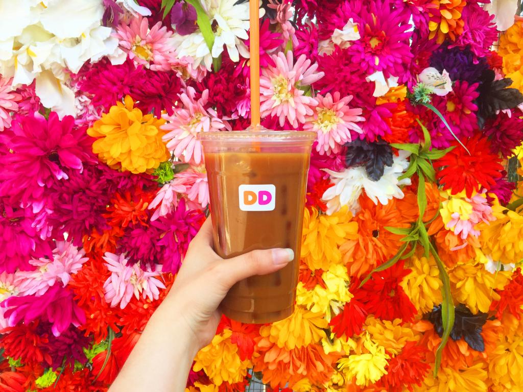 dunkindonuts tweet picture