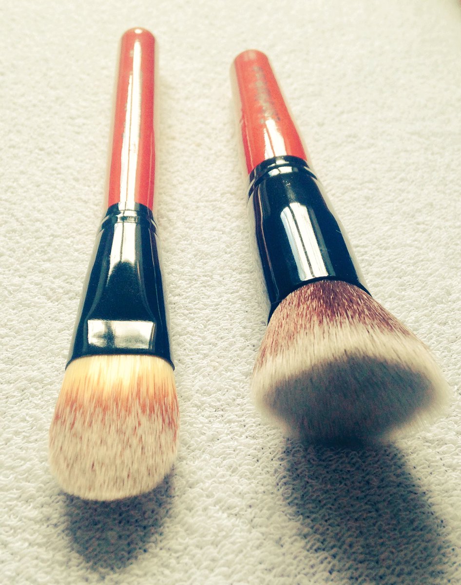 askEstherMarie's tweet photo. #EstherMarie #bestselling #redhandle #foundation #brushes #crueltyfree #synthetic great application £10Inc brushbag https://t.co/bPjhDZg7Dq