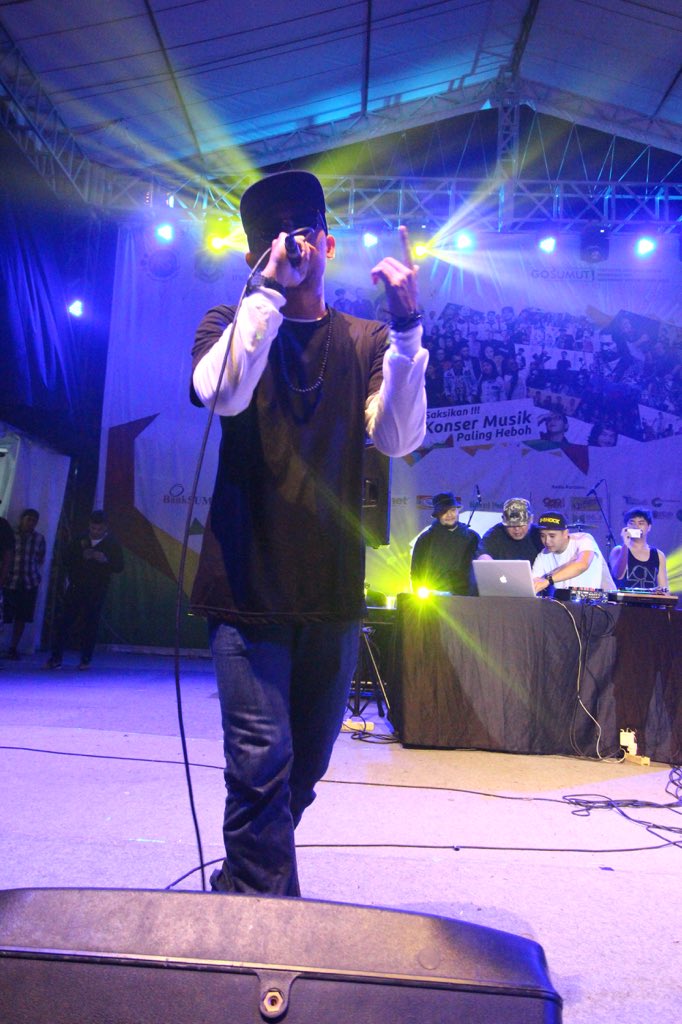 Point20 on prsu #hiphopnite
@adamtaufiqh on the mic!