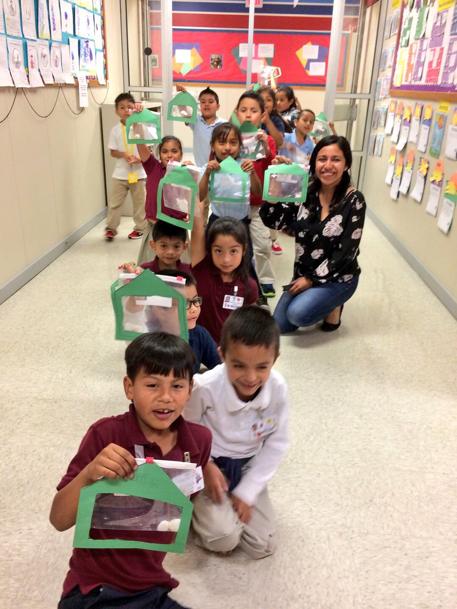 Spring has sprung! <a href="/dmunoz923/">Diana Travesí</a> #bloomingin1stgrade #teamcentral #letthesunshine    🌱🌻☀️💦