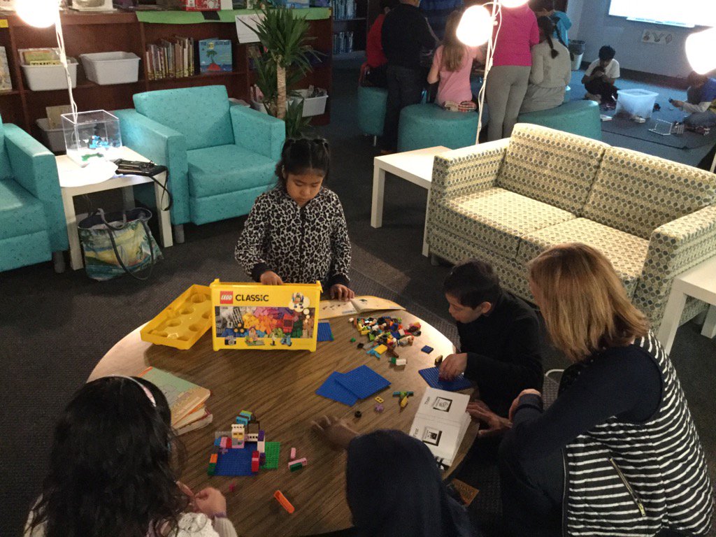 DWE_Library's tweet photo. #LEGOtinkering https://t.co/GcRTpjt04r