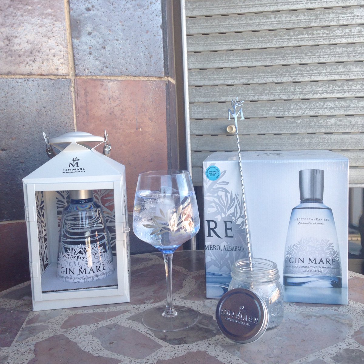 SlowGourmet's tweet photo. Today, it's time to try something new with @ginMare #GinMareMoments #GinMare #Gin #Gintonic #ginspiration #ginlovers https://t.co/cn6Xx7elPA