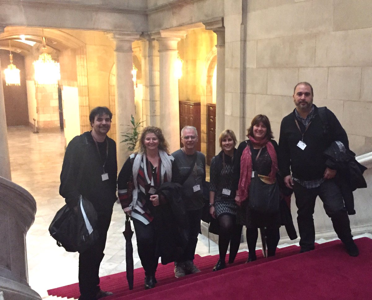 arnaufunes's tweet photo. Regidors/es d'@ICVBaixLl a Parlament per reclamar #reduccioRàtioP3 i cap tancament de línies escoles #baixllobregat https://t.co/jYnYqm5A4l