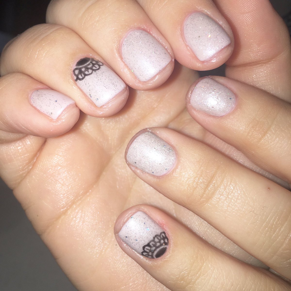 nailbarloungepa's tweet photo. Simple & Cute Nails by Sherry #naturalglitterynails #softglitter #simpleandcute #cutenails https://t.co/nLQ2Fthanz