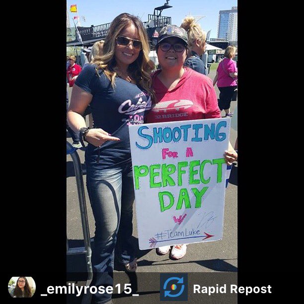 KristyTitus's tweet photo. 2 years ❤️ from Emily "It was great to see @kristytitus again today for the #ACMCabelasArcheryEvent" #acmcabelas https://t.co/d48gffg4xL