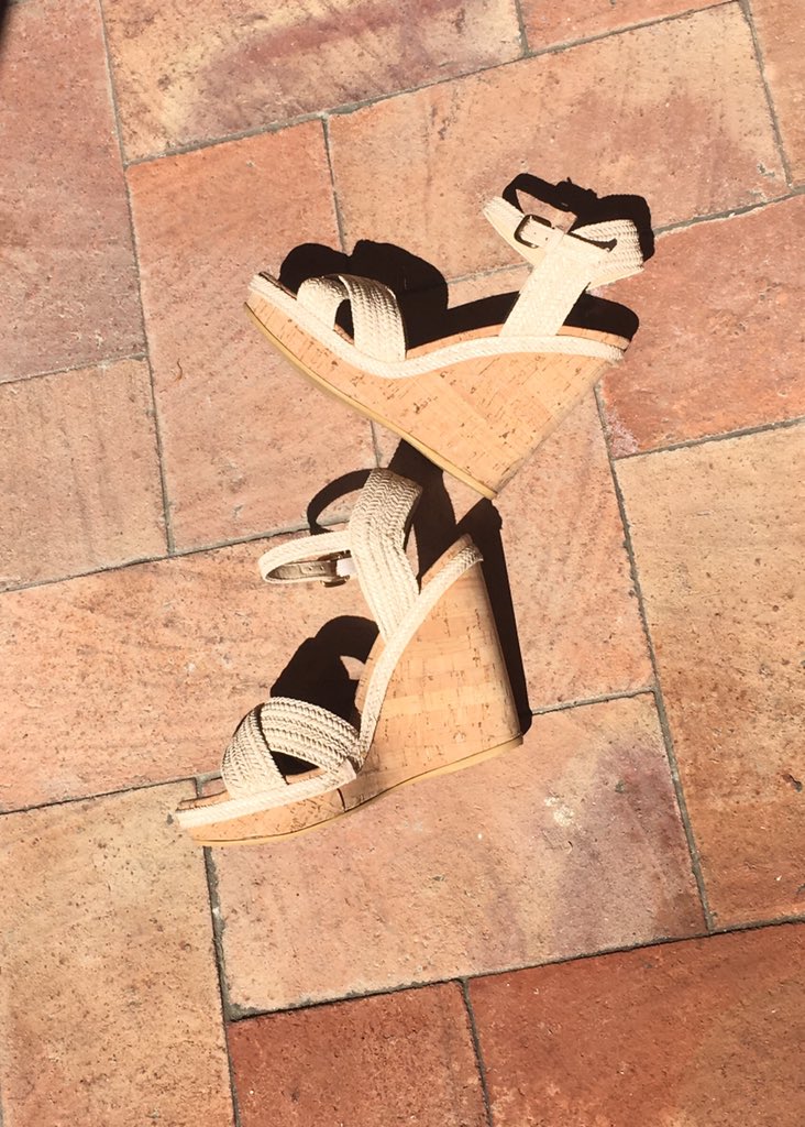 Gemmacoleman5's tweet photo. Looking forward to wearing my favourite wedges tonight 💃😍 @randbofficial @StuartWeitzman https://t.co/3eh6W89N3i