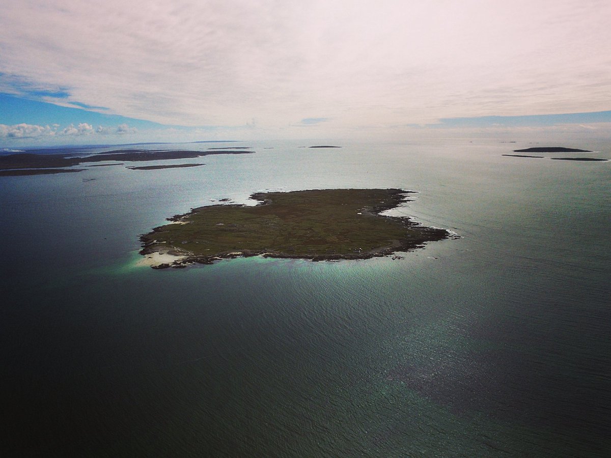 RoundstoneHouse's tweet photo. #gurteenbay #whaleharbour #ervallagh #inishlacken today. What a day it is here in #roundstone. @DiscoverGalway https://t.co/II2SphQvZJ
