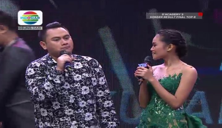 Indosiar's tweet photo. Nyanyinya enak kata @kingnassar88 buat @DA3_Rani #DAcademy3 https://t.co/LkQJ5osoem