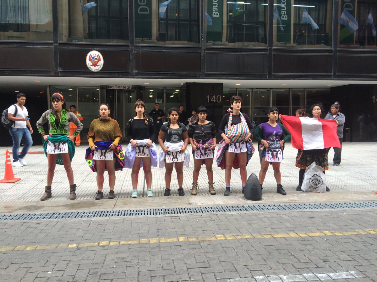 noakeikoarg's tweet photo. "Somos las hijas de las campesinas que no pudieron esterilizar" #FujimoriNuncaMas #PeruanosEnArgentina #KeikoNoVa https://t.co/RCQtk93wQV