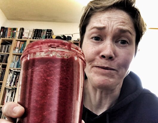 Kels_Morgan_KM's tweet photo. Day 2 of 5 juice challenge raw nuts to get in the extra kcal good to see a colour other than green ๐ #redrelief https://t.co/k1mlLJkdbG
