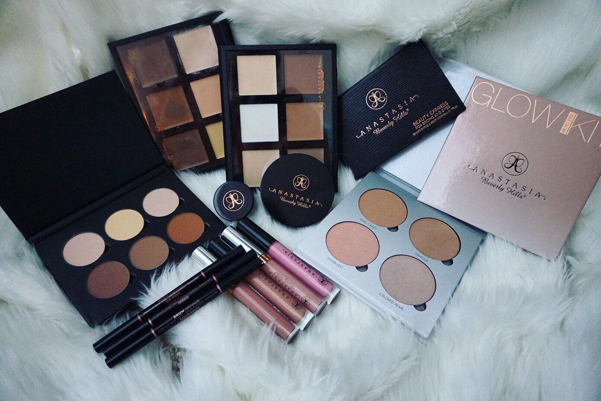 Cjeter13's tweet photo. @norvina1 ABH Necessities ❤️ https://t.co/rJrMKGzhhI