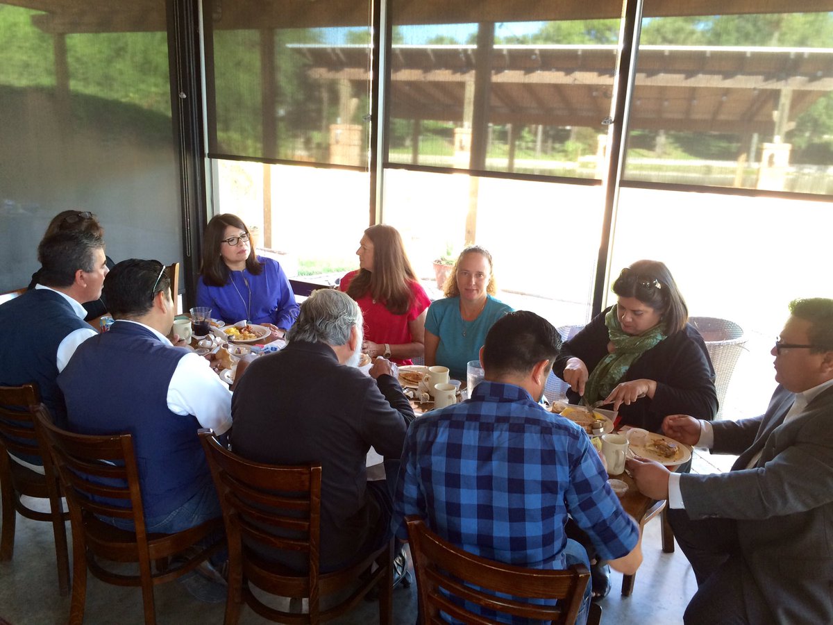 TinaT_TX's tweet photo. People talk bad about Brownsville but they're not from here. It's a great place to raise kids!- #AARPRGV vol Sunny F https://t.co/py7yvc7Pdb