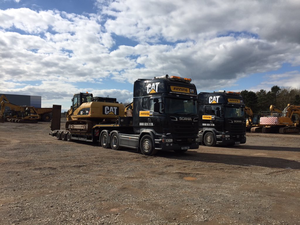 DiggerManBlog's tweet photo. More kit arriving for the Cat Auction Services @IronPlanetEU event on 20th April #IPRockingham #plant #machinery https://t.co/n7cgzpzy3b