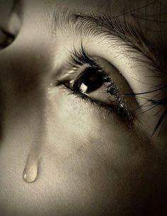 avinashchandra7's tweet photo. मैरे आँसुऔँ के दाम तु कभी अदा नही कर पायेगी...जो आसान सी मोहब्बत ना ले सकी, 
तो मेरे दर्द को क्या खरीद पायेगी https://t.co/DKgLA4OhzM