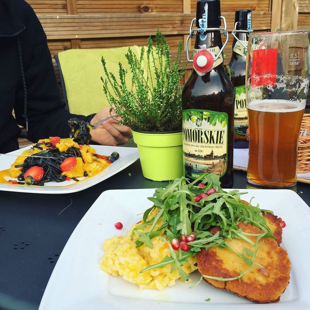 getfinebite's tweet photo. #foodgasm w @dziupla_sopot 😶👌#dziupla #lunch #blackpasta #sopot #foodie #foodporn #everytap https://t.co/jCBuZVbvsg https://t.co/6heP3o4WOf