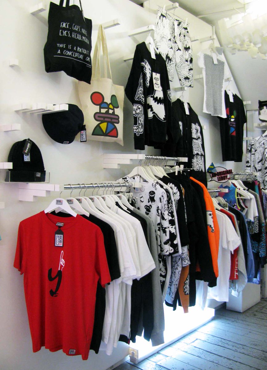 LikNeon's tweet photo. chilled out weekday #shopping all day til 7PM! #Lastday 2 catch @MobsLondon #urban #apparel #instore #PopUp #Likneon https://t.co/PnulXtS5mK
