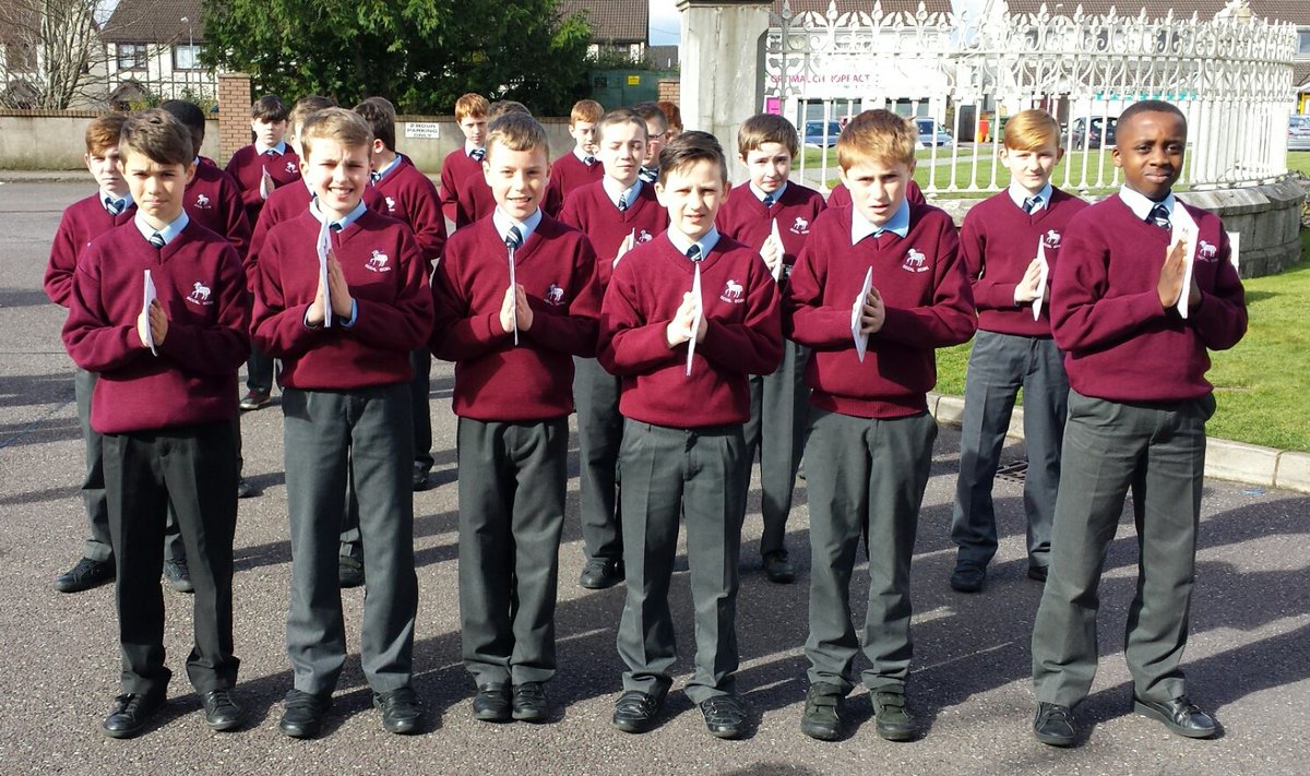 scoileoinboys's tweet photo. @scoileoinboys #6thClasses practising for the Confirmation in lovely #spring sunshine #workinghard https://t.co/XDuGdIzWWo