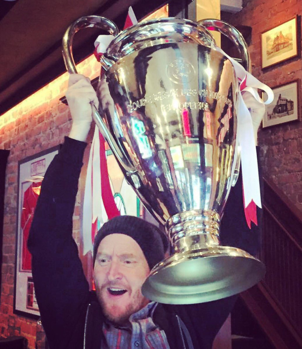 TonyCurran69's tweet photo. Ok Game Day! #ChampionsLeague who's lifting this bad boy come #MilanoFinal #BarcaAtleti #BayernBenfica @RichOrosco https://t.co/SC8hRkkjhw
