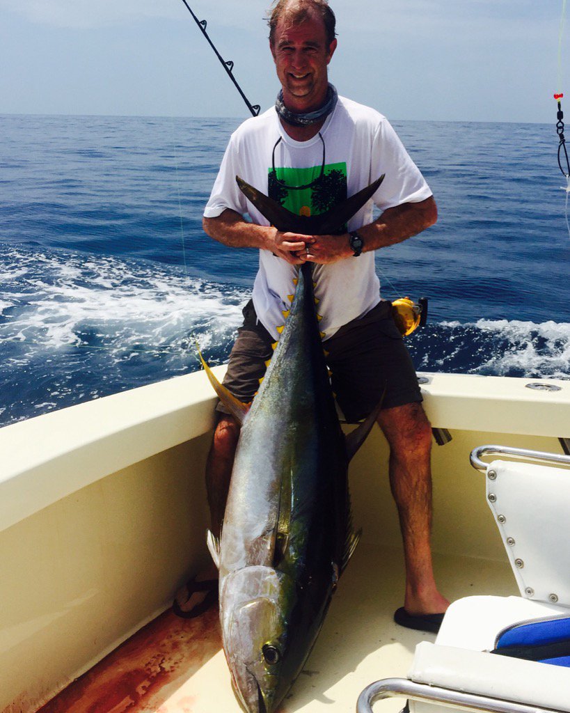 DawsonCherry's tweet image. @GAFFMagazine Los suenos Yellowfin on the Dreamworks on 30lb test Penn 30, 2hrs, live bait, 2 gaffs, one great fish