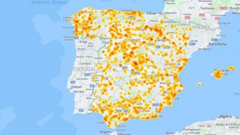 publico_es's tweet photo. Estas son las provincias más controladas con radares por la DGT https://t.co/dSsuT4i5uV https://t.co/54p8fBaaHI